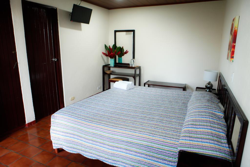 Hotel Maribu Caribe Puerto Limon Exterior foto